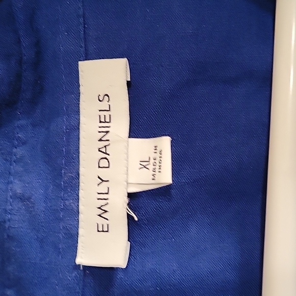 Emily Daniel's 3/4 sleeve top - Picture 2 of 16